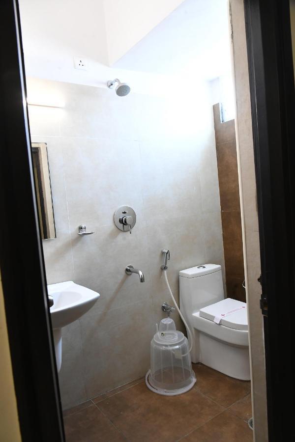 ホテル Advaitha Residency マイソール エクステリア 写真
