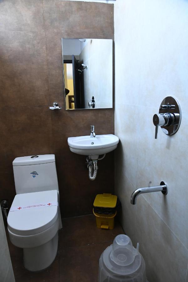 ホテル Advaitha Residency マイソール エクステリア 写真